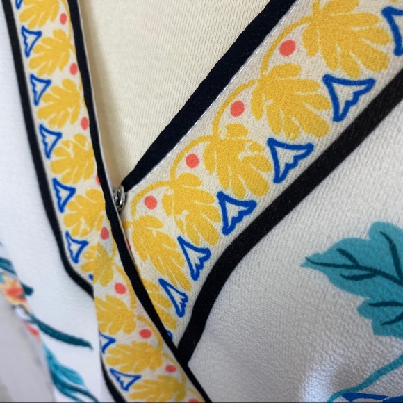 Flying Tomato Surplice Floral Crop Top, L - Picture 4 of 8